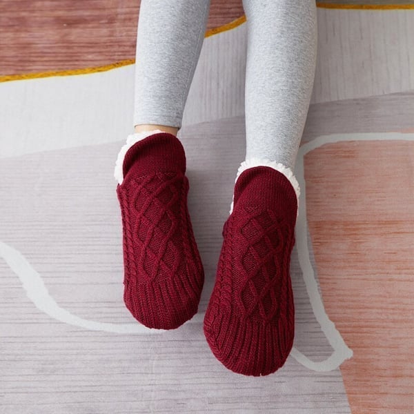CALLIE - Chaussettes Antidérapantes Grande Taille Découvrez nos chaussettes CALLIE, une création mode grande taille qui marie sécurité quotidienne et élégance française. Ces chaussettes antidérapantes grande taille offrent une silhouette raffinée et prati