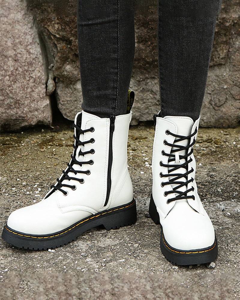 MONICA - Bottes en Cuir à Lacets Grande Taille Découvrez nos bottes MONICA, une création mode grande taille qui marie praticité et élégance française. Ces bottes grande taille offrent une silhouette raffinée et fonctionnelle, créées pour les femmes qui re