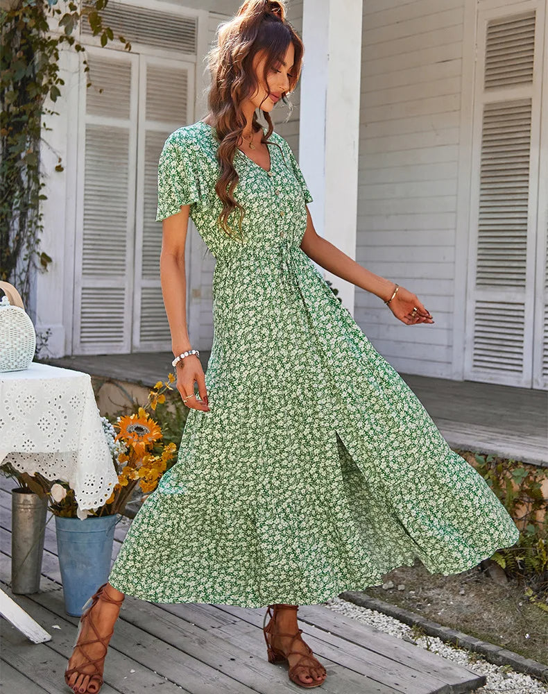 Angélique - Robe d'Été Fleurie Grande Taille Femme Découvrez notre robe Angélique, une création mode grande taille qui célèbre la féminité avec ses motifs floraux et son élégance française. Cette robe élégante grande taille allie la fraîcheur estivale à u