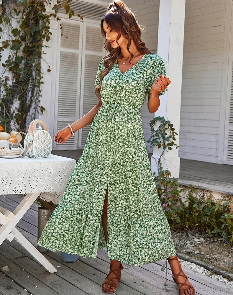Angélique - Robe d'Été Fleurie Grande Taille Femme Découvrez notre robe Angélique, une création mode grande taille qui célèbre la féminité avec ses motifs floraux et son élégance française. Cette robe élégante grande taille allie la fraîcheur estivale à u