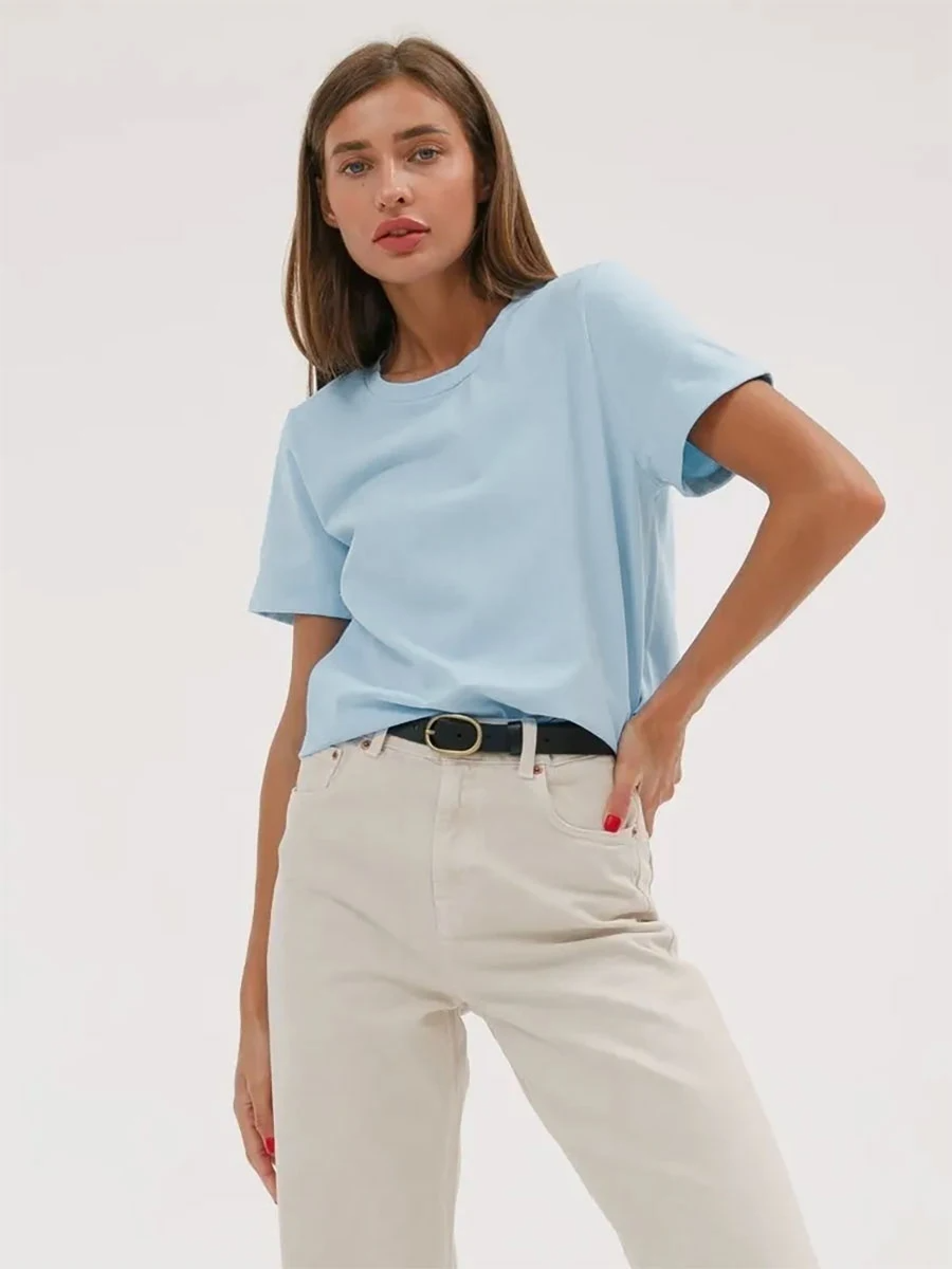ANNE - Pull Exclusif Grande Taille Découvrez notre pull ANNE, une création mode grande taille qui marie design exclusif et élégance française. Ce pull grande taille offre une silhouette distinctive et raffinée, créé pour les femmes qui recherchent une piè