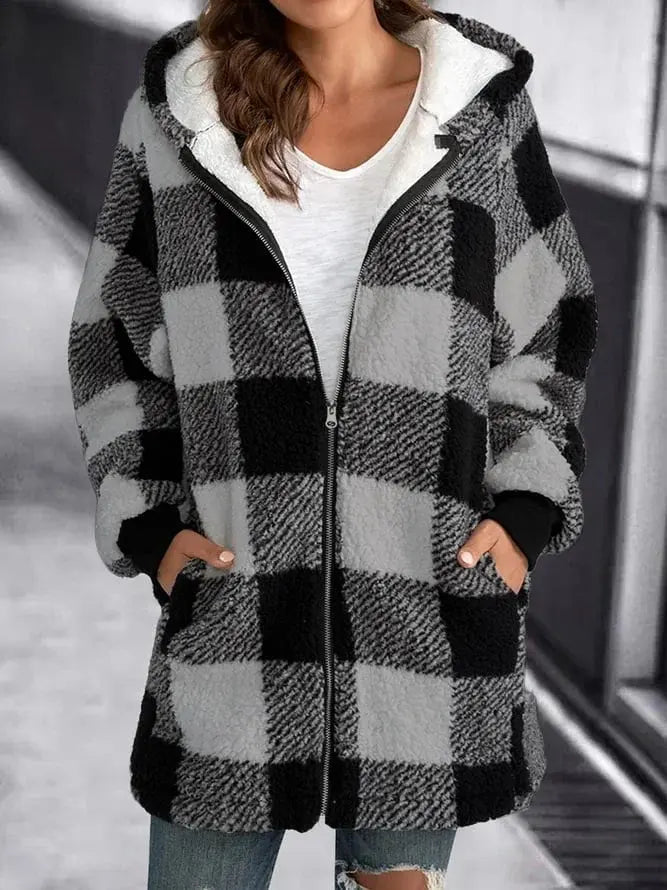 EDITH - Manteau à Carreaux Grande Taille Découvrez notre manteau EDITH, une création mode grande taille qui allie style à carreaux et élégance française. Ce manteau à carreaux grande taille offre un design tendance et sophistiqué, idéal pour les femmes qu