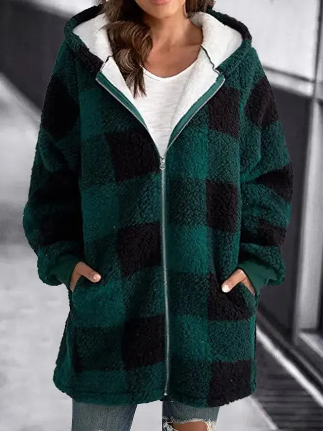 EDITH - Manteau à Carreaux Grande Taille Découvrez notre manteau EDITH, une création mode grande taille qui allie style à carreaux et élégance française. Ce manteau à carreaux grande taille offre un design tendance et sophistiqué, idéal pour les femmes qu