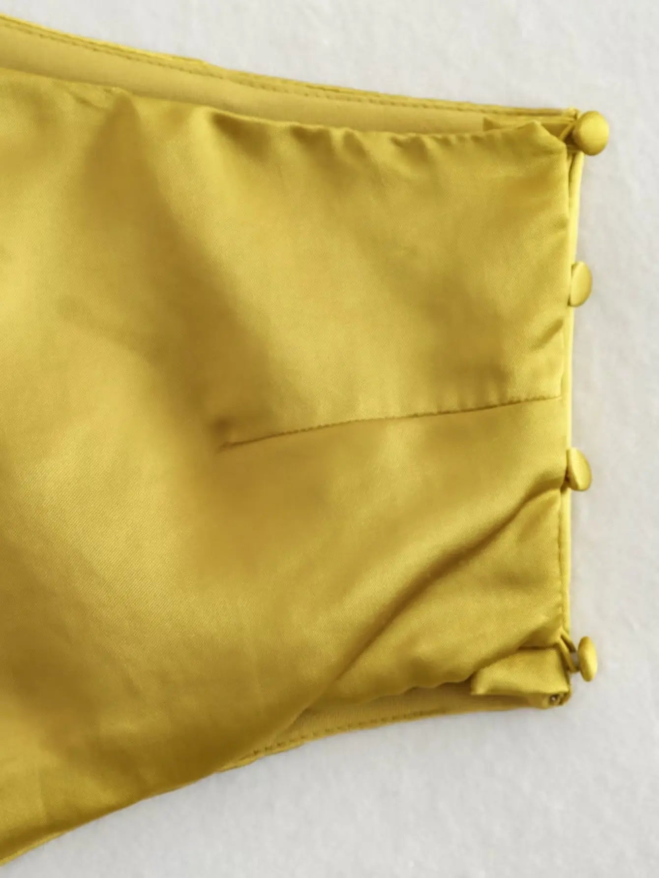 Tara - Robe Grande Taille Femme Unique et Élégante Découvrez notre robe Tara, une création mode grande taille qui allie audace et élégance française. Cette robe élégante grande taille vous offre un style unique et séduisant, parfaite pour les femmes qui o