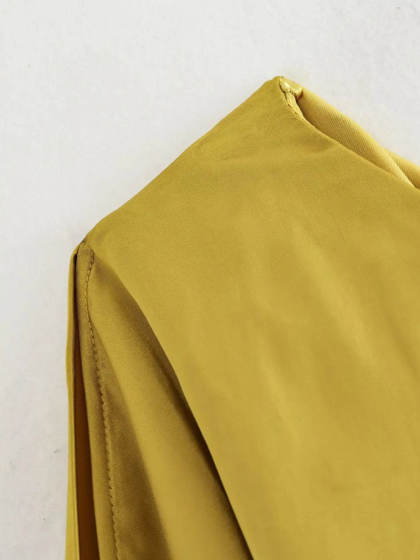 Tara - Robe Grande Taille Femme Unique et Élégante Découvrez notre robe Tara, une création mode grande taille qui allie audace et élégance française. Cette robe élégante grande taille vous offre un style unique et séduisant, parfaite pour les femmes qui o