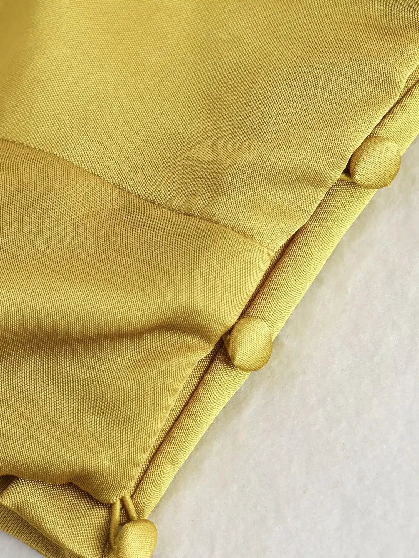 Tara - Robe Grande Taille Femme Unique et Élégante Découvrez notre robe Tara, une création mode grande taille qui allie audace et élégance française. Cette robe élégante grande taille vous offre un style unique et séduisant, parfaite pour les femmes qui o