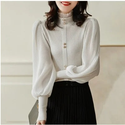 MARI - Chemisier Vintage Classique Grande Taille Découvrez notre chemisier MARI, une création mode grande taille qui marie l'esprit vintage et l'élégance française. Ce chemisier grande taille offre une silhouette rétro et raffinée, créé pour les femmes qu
