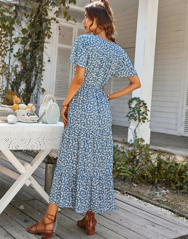Angélique - Robe d'Été Fleurie Grande Taille Femme Découvrez notre robe Angélique, une création mode grande taille qui célèbre la féminité avec ses motifs floraux et son élégance française. Cette robe élégante grande taille allie la fraîcheur estivale à u