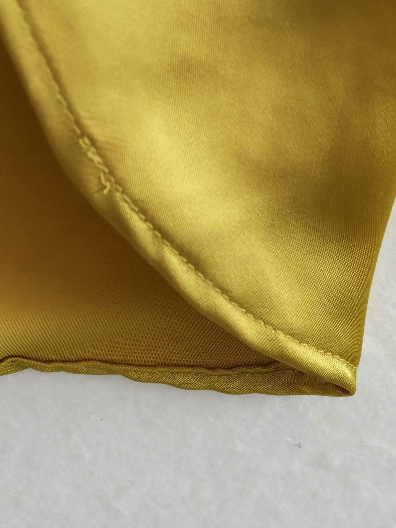 Tara - Robe Grande Taille Femme Unique et Élégante Découvrez notre robe Tara, une création mode grande taille qui allie audace et élégance française. Cette robe élégante grande taille vous offre un style unique et séduisant, parfaite pour les femmes qui o