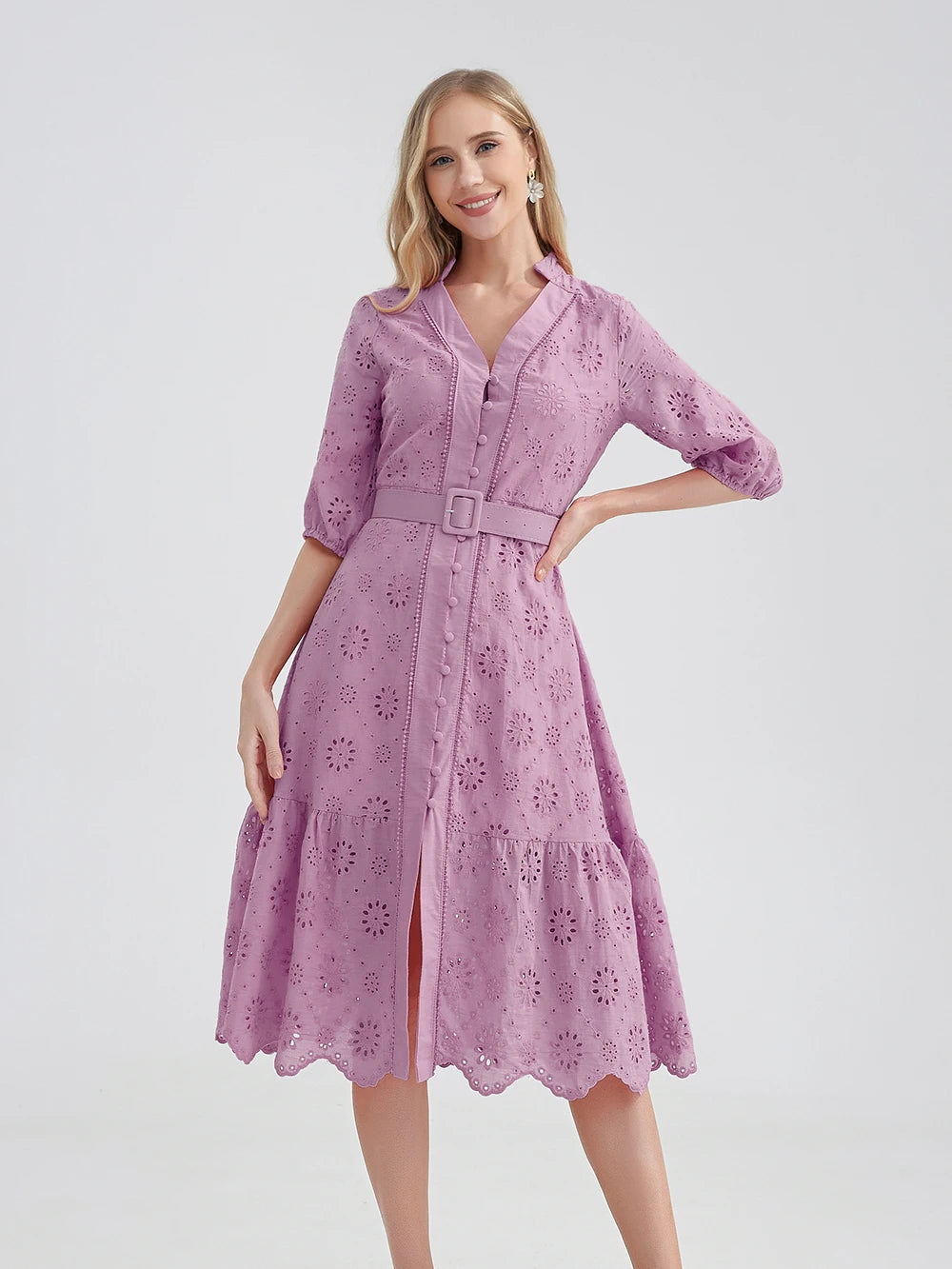 Monica - Robe d'Été Grande Taille Femme Élégante Découvrez notre robe Monica, une création mode grande taille qui incarne la fraîcheur estivale et l'élégance française. Cette robe élégante grande taille allie style sophistiqué et confort d'été, parfaite p