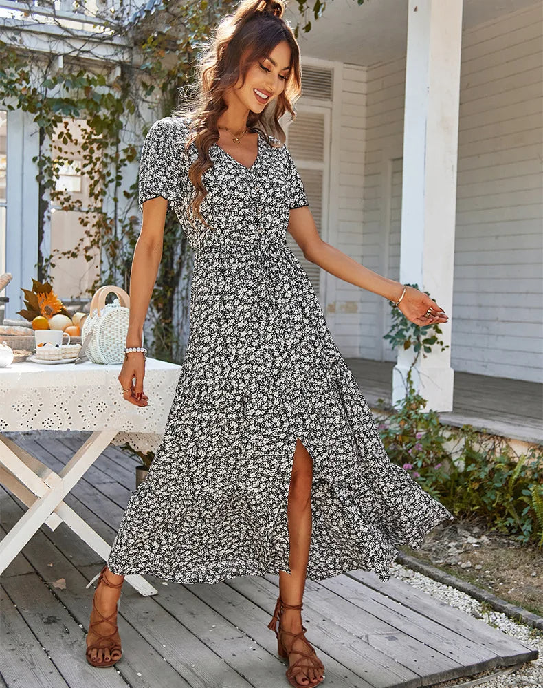 Angélique - Robe d'Été Fleurie Grande Taille Femme Découvrez notre robe Angélique, une création mode grande taille qui célèbre la féminité avec ses motifs floraux et son élégance française. Cette robe élégante grande taille allie la fraîcheur estivale à u