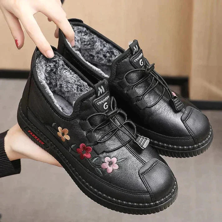 NANCY - Chaussures Élégantes et Confortables Grande Taille Découvrez nos chaussures NANCY, une création mode grande taille qui marie confort optimal et élégance française. Ces chaussures grande taille offrent une silhouette raffinée et confortable, créées