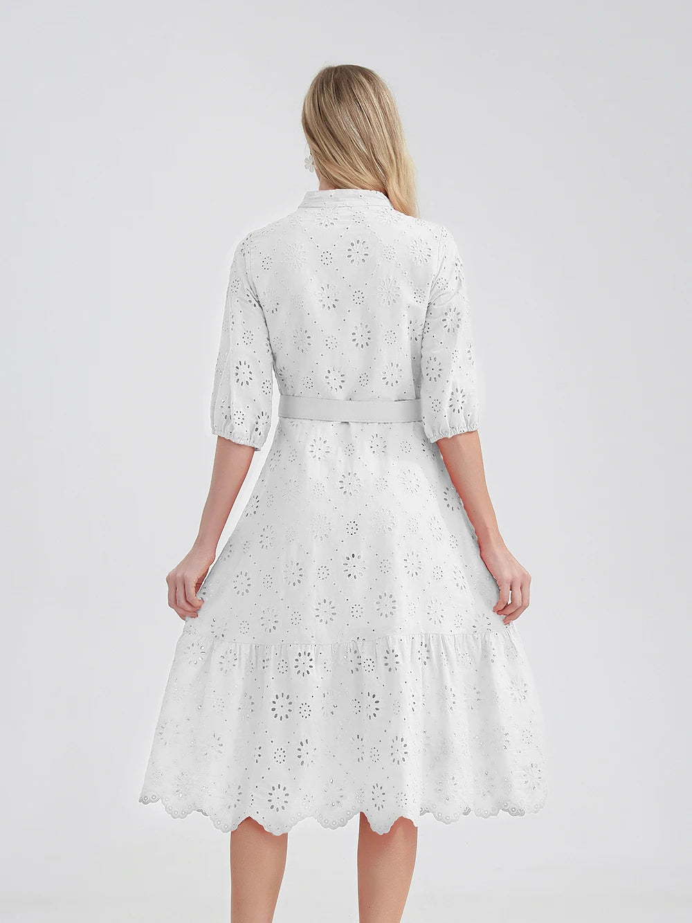 Monica - Robe d'Été Grande Taille Femme Élégante Découvrez notre robe Monica, une création mode grande taille qui incarne la fraîcheur estivale et l'élégance française. Cette robe élégante grande taille allie style sophistiqué et confort d'été, parfaite p