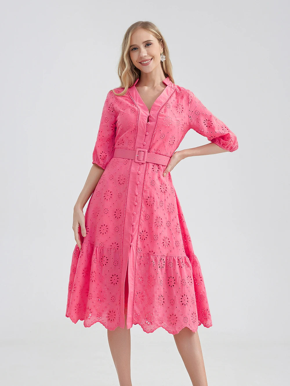 Monica - Robe d'Été Grande Taille Femme Élégante Découvrez notre robe Monica, une création mode grande taille qui incarne la fraîcheur estivale et l'élégance française. Cette robe élégante grande taille allie style sophistiqué et confort d'été, parfaite p