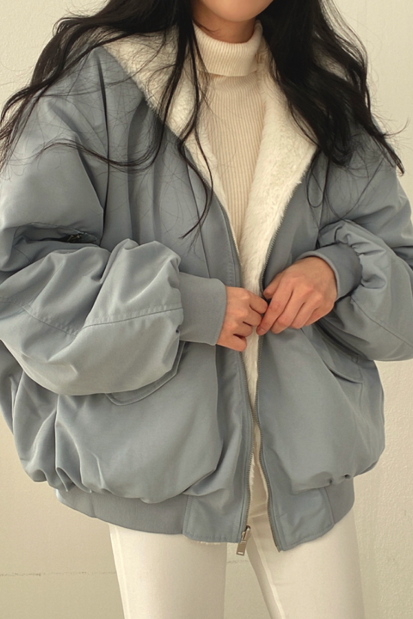 ESME - Manteau d'Hiver Grande Taille Découvrez notre manteau ESME, une création mode grande taille qui allie chaleur hivernale et élégance française. Ce manteau d'hiver grande taille offre un design sophistiqué et confortable, idéal pour les femmes qui so