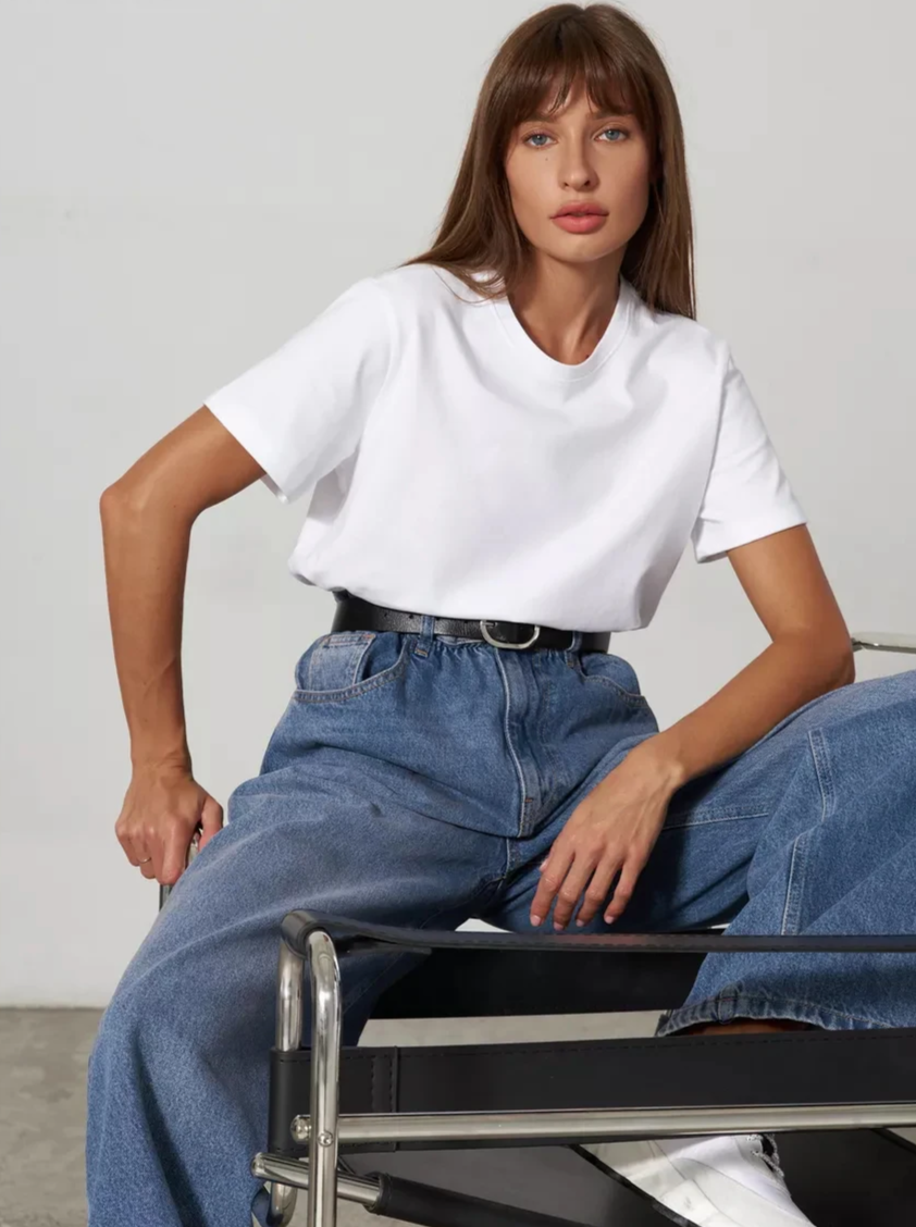 ANNE - Pull Exclusif Grande Taille Découvrez notre pull ANNE, une création mode grande taille qui marie design exclusif et élégance française. Ce pull grande taille offre une silhouette distinctive et raffinée, créé pour les femmes qui recherchent une piè