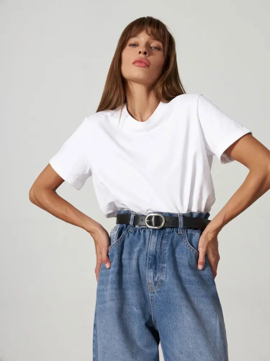 ANNE - Pull Exclusif Grande Taille Découvrez notre pull ANNE, une création mode grande taille qui marie design exclusif et élégance française. Ce pull grande taille offre une silhouette distinctive et raffinée, créé pour les femmes qui recherchent une piè