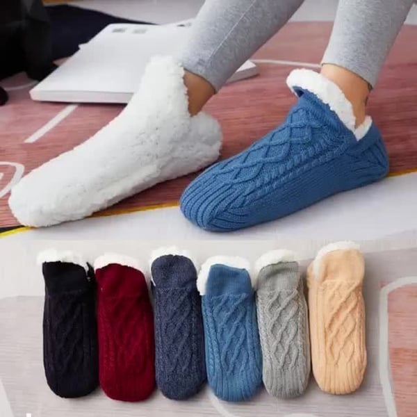 CALLIE - Chaussettes Antidérapantes Grande Taille Découvrez nos chaussettes CALLIE, une création mode grande taille qui marie sécurité quotidienne et élégance française. Ces chaussettes antidérapantes grande taille offrent une silhouette raffinée et prati