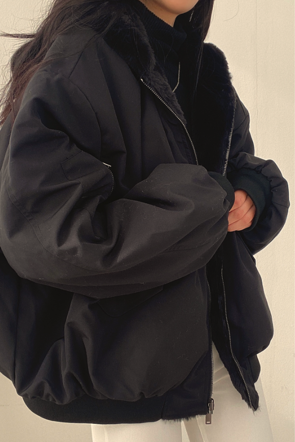 ESME - Manteau d'Hiver Grande Taille Découvrez notre manteau ESME, une création mode grande taille qui allie chaleur hivernale et élégance française. Ce manteau d'hiver grande taille offre un design sophistiqué et confortable, idéal pour les femmes qui so