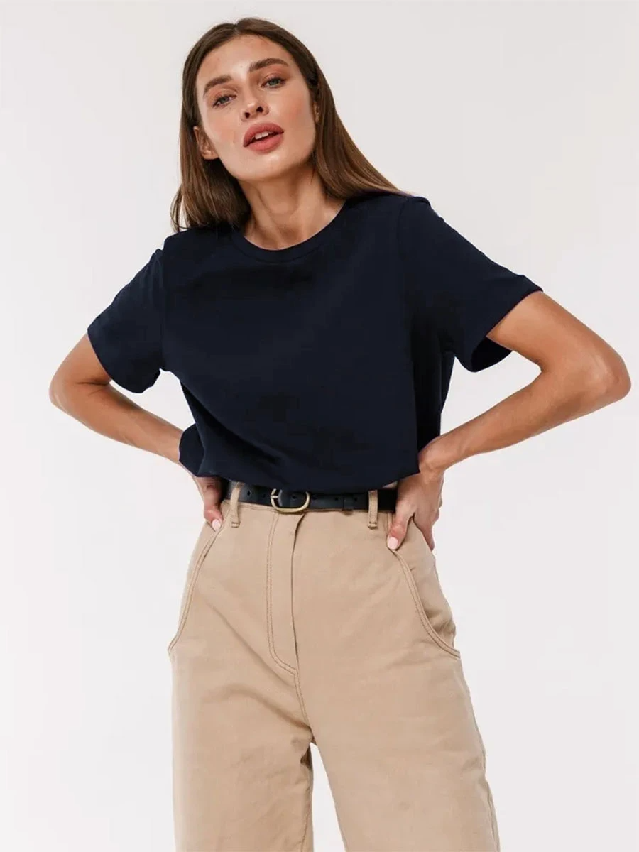 ANNE - Pull Exclusif Grande Taille Découvrez notre pull ANNE, une création mode grande taille qui marie design exclusif et élégance française. Ce pull grande taille offre une silhouette distinctive et raffinée, créé pour les femmes qui recherchent une piè