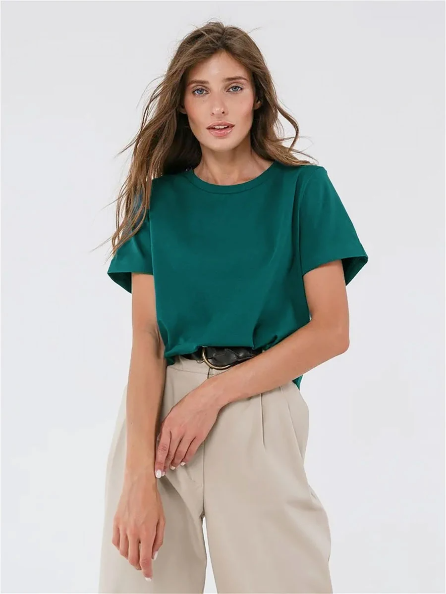 ANNE - Pull Exclusif Grande Taille Découvrez notre pull ANNE, une création mode grande taille qui marie design exclusif et élégance française. Ce pull grande taille offre une silhouette distinctive et raffinée, créé pour les femmes qui recherchent une piè