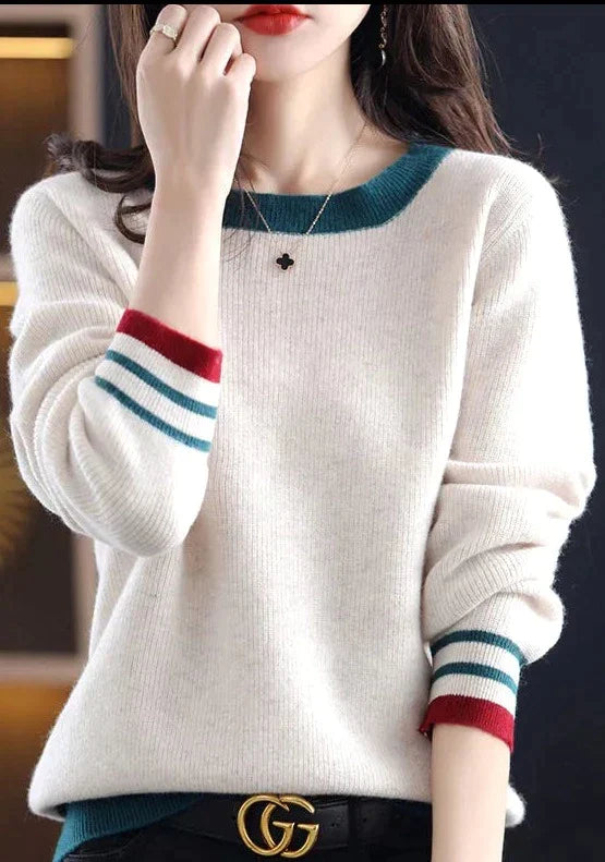 YSAH - Pull Uni Élégant Grande Taille Découvrez notre pull YSAH, une création mode grande taille qui marie simplicité raffinée et élégance française. Ce pull uni grande taille offre une silhouette épurée et sophistiquée, créé pour les femmes qui apprécien