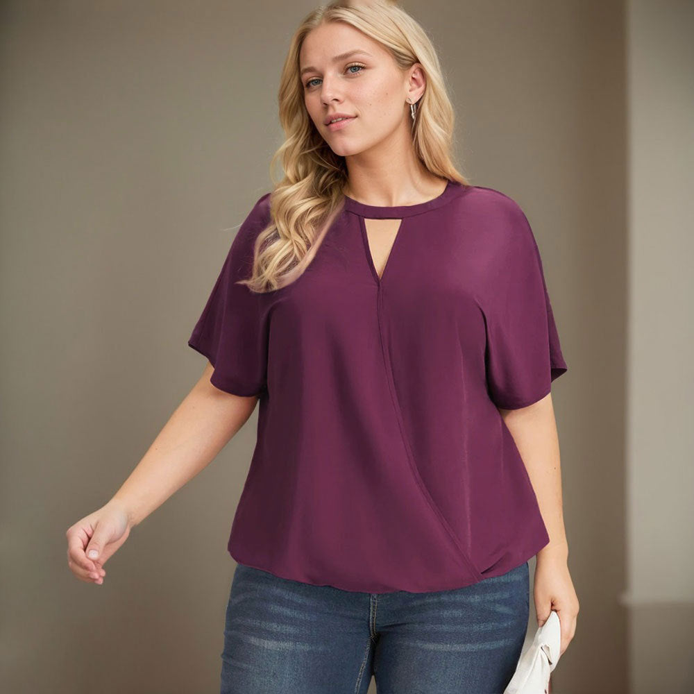 T-Shirt Ample Grande Taille Adoptez le confort avec style grâce à ce top décontracté spécialement conçu pour sublimer les silhouettes généreuses. Sa coupe fluide et moderne vous accompagne dans tous vos moments du quotidien, que ce soit pour une sortie en