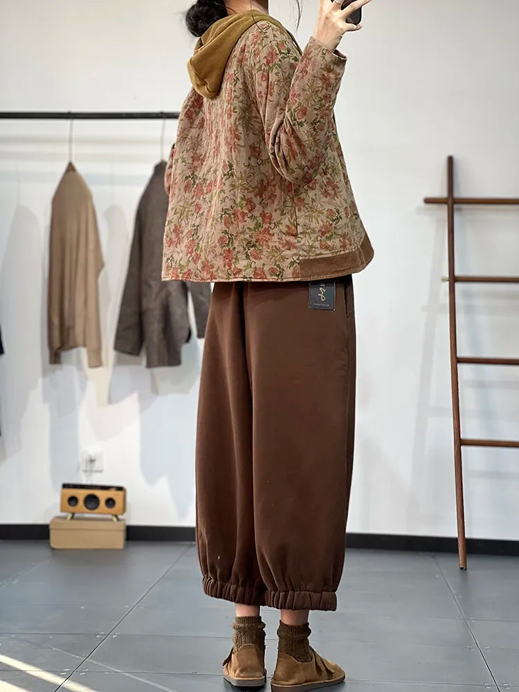 LINDA - Veste Vintage Fleurie Grande Taille Découvrez notre veste LINDA, une création mode grande taille qui allie motifs floraux vintage et élégance française. Cette veste fleurie grande taille offre un design rétro et romantique, idéale pour les femmes