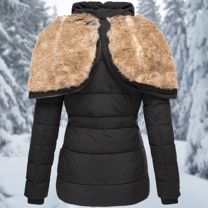 CANDACE - Veste d'Hiver Grande Taille Découvrez notre veste CANDACE, une création mode grande taille qui allie style hivernal et élégance française. Cette veste d'hiver grande taille offre un design moderne et sophistiqué, idéale pour les femmes qui souha