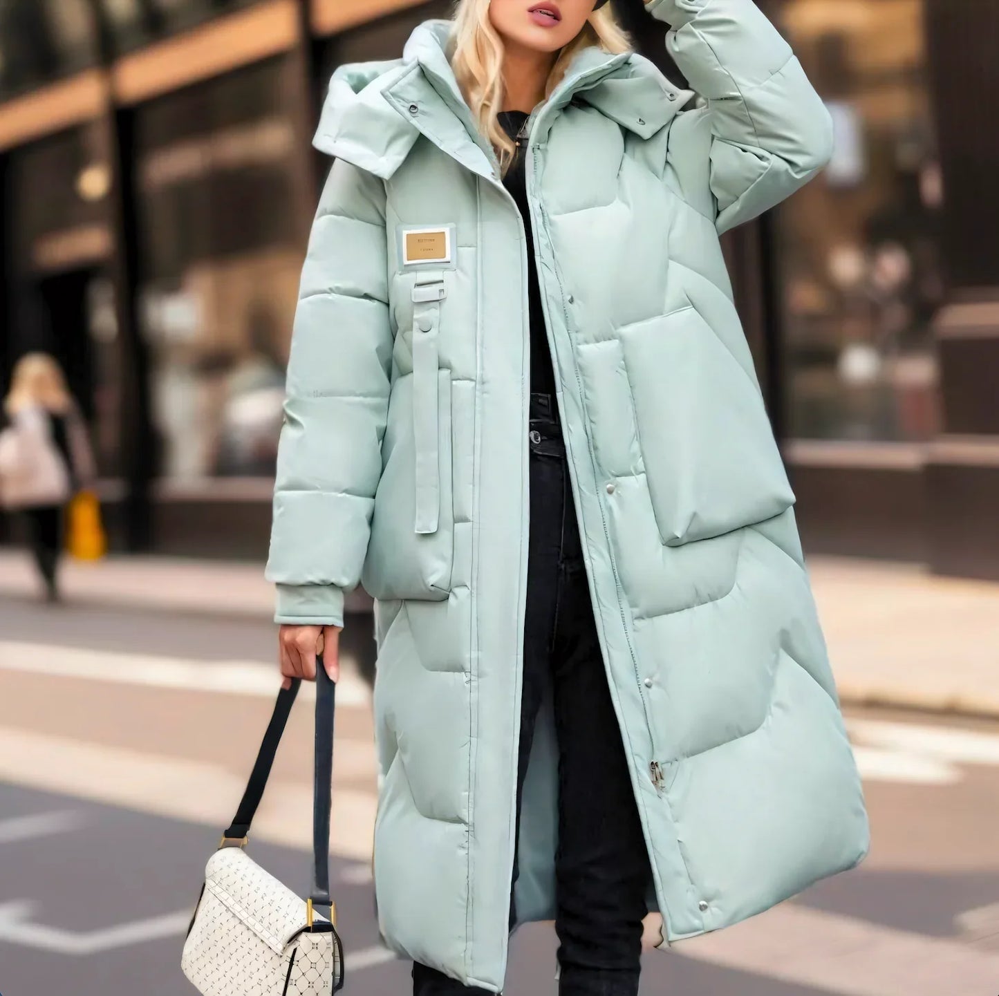WENDY - Doudoune Longue Imperméable Grande Taille Découvrez notre doudoune WENDY, une création mode grande taille qui allie protection imperméable et élégance française. Cette doudoune longue grande taille offre un design sophistiqué et pratique, idéale p