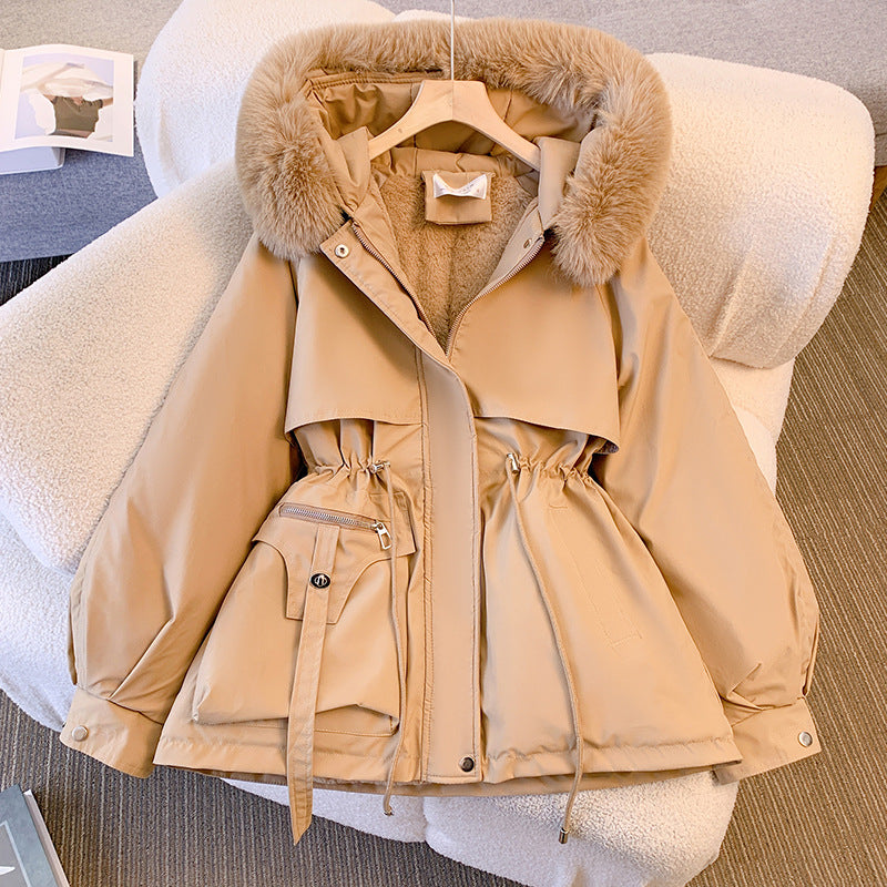 MELIA - Veste d'Hiver Grande Taille Découvrez notre veste MELIA, une création mode grande taille qui allie style hivernal et élégance française. Cette veste d'hiver grande taille offre un design moderne et chaleureux, idéale pour les femmes qui souhaitent