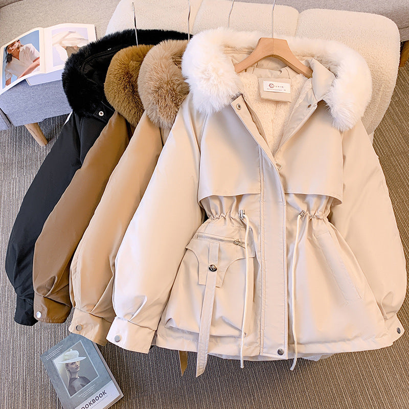 MELIA - Veste d'Hiver Grande Taille Découvrez notre veste MELIA, une création mode grande taille qui allie style hivernal et élégance française. Cette veste d'hiver grande taille offre un design moderne et chaleureux, idéale pour les femmes qui souhaitent