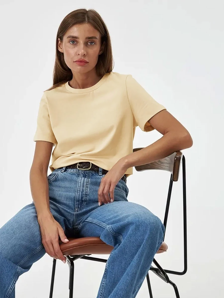 ANNE - Pull Exclusif Grande Taille Découvrez notre pull ANNE, une création mode grande taille qui marie design exclusif et élégance française. Ce pull grande taille offre une silhouette distinctive et raffinée, créé pour les femmes qui recherchent une piè