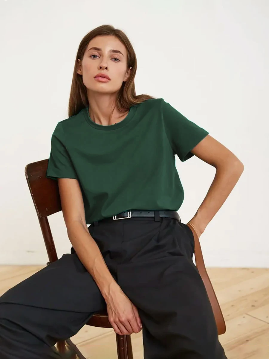 ANNE - Pull Exclusif Grande Taille Découvrez notre pull ANNE, une création mode grande taille qui marie design exclusif et élégance française. Ce pull grande taille offre une silhouette distinctive et raffinée, créé pour les femmes qui recherchent une piè