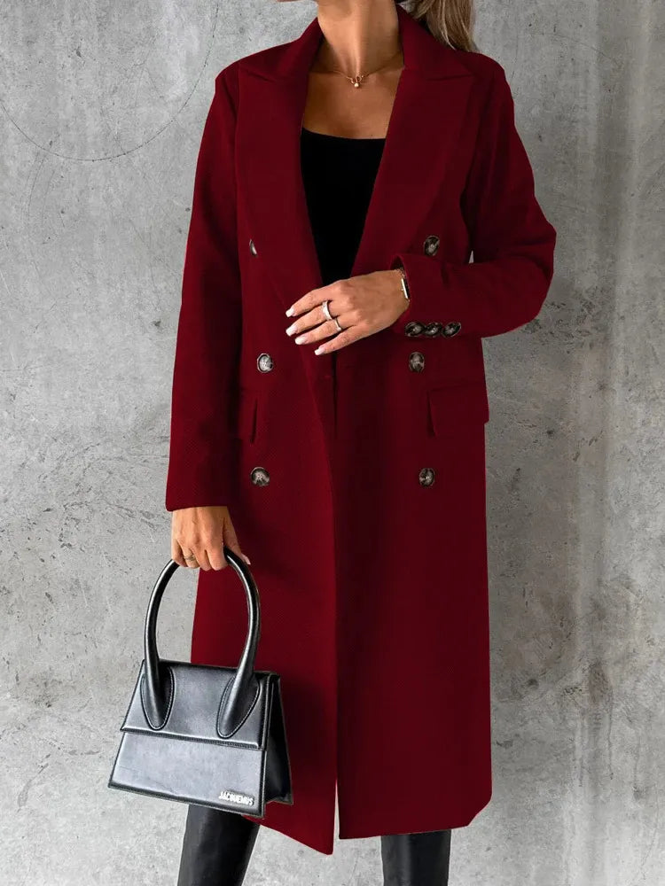 AURORA - Veste d'Hiver Grande Taille Découvrez notre veste AURORA, une création mode grande taille qui allie style raffiné et élégance française. Cette veste d'hiver grande taille offre un design sophistiqué avec revers, idéale pour les femmes qui souhait