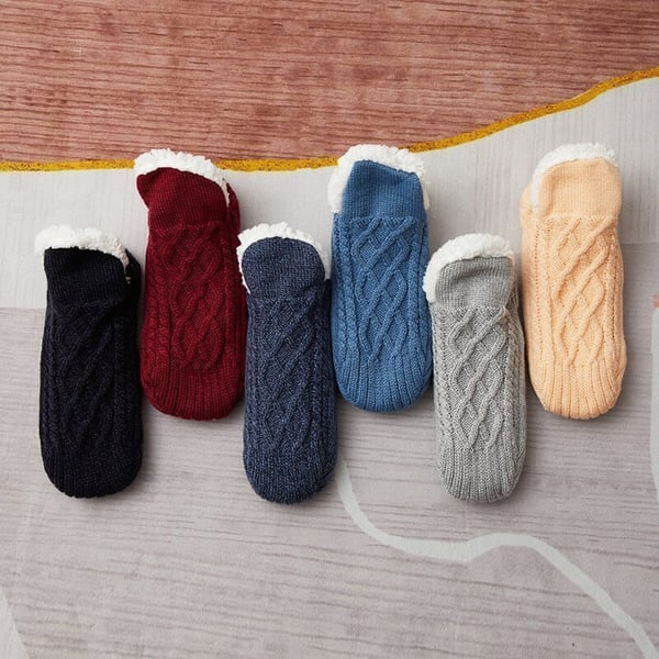 CALLIE - Chaussettes Antidérapantes Grande Taille Découvrez nos chaussettes CALLIE, une création mode grande taille qui marie sécurité quotidienne et élégance française. Ces chaussettes antidérapantes grande taille offrent une silhouette raffinée et prati