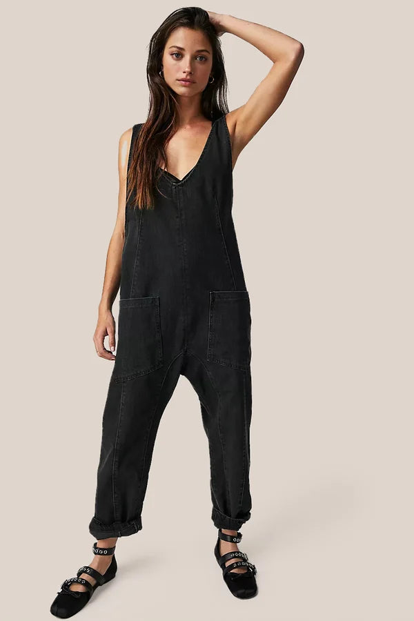 SHERICA - Salopette en Jean Grande Taille Découvrez notre salopette SHERICA, une création mode grande taille qui allie style denim décontracté et élégance française. Cette salopette en jean grande taille offre un design casual et tendance, idéale pour les