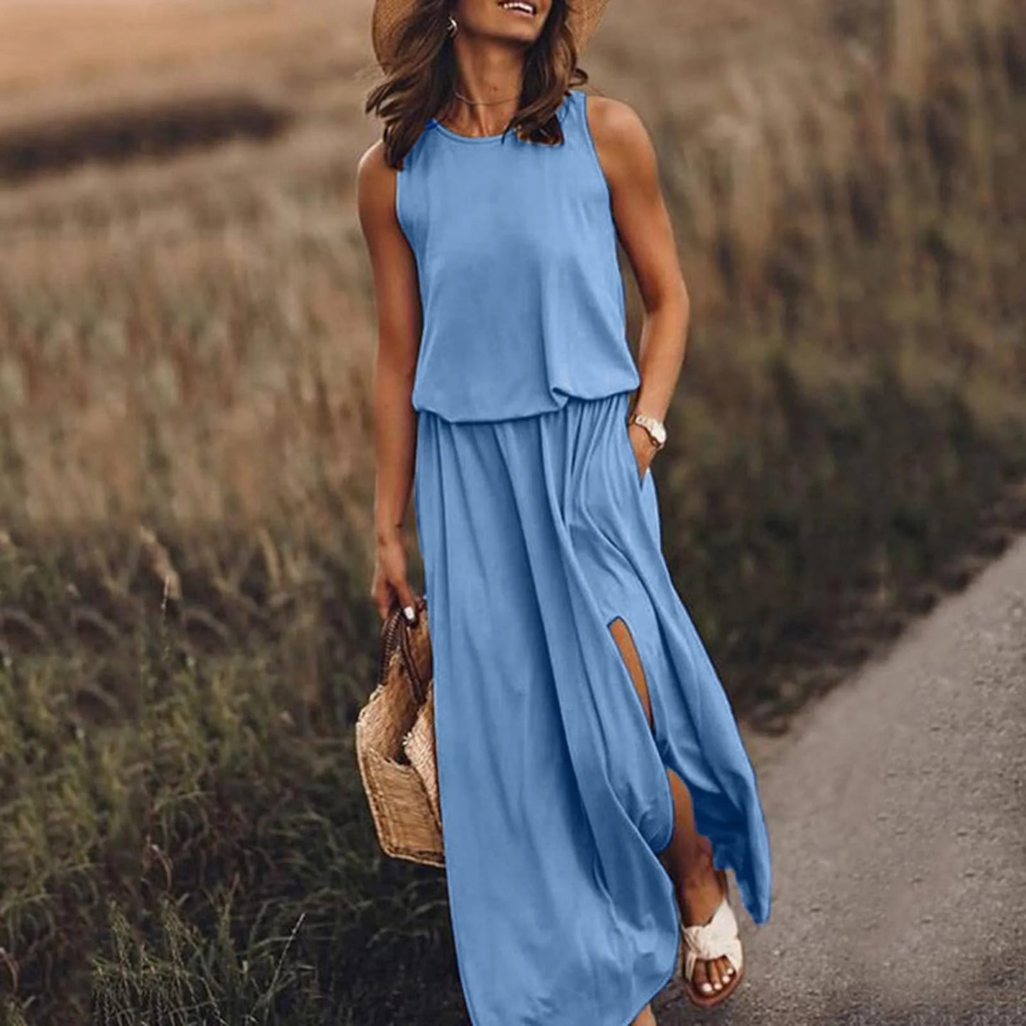 Ana - Robe Vintage Grande Taille Femme Élégante Découvrez notre robe Ana, une création mode grande taille qui réinvente le charme rétro avec l'élégance française. Cette robe élégante grande taille allie le style vintage intemporel au confort contemporain,