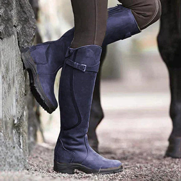 PAULINE - Bottes Imperméables Grande Taille Découvrez nos bottes PAULINE, une création mode grande taille qui marie protection imperméable et élégance française. Ces bottes grande taille offrent une silhouette raffinée et protectrice, créées pour les femm