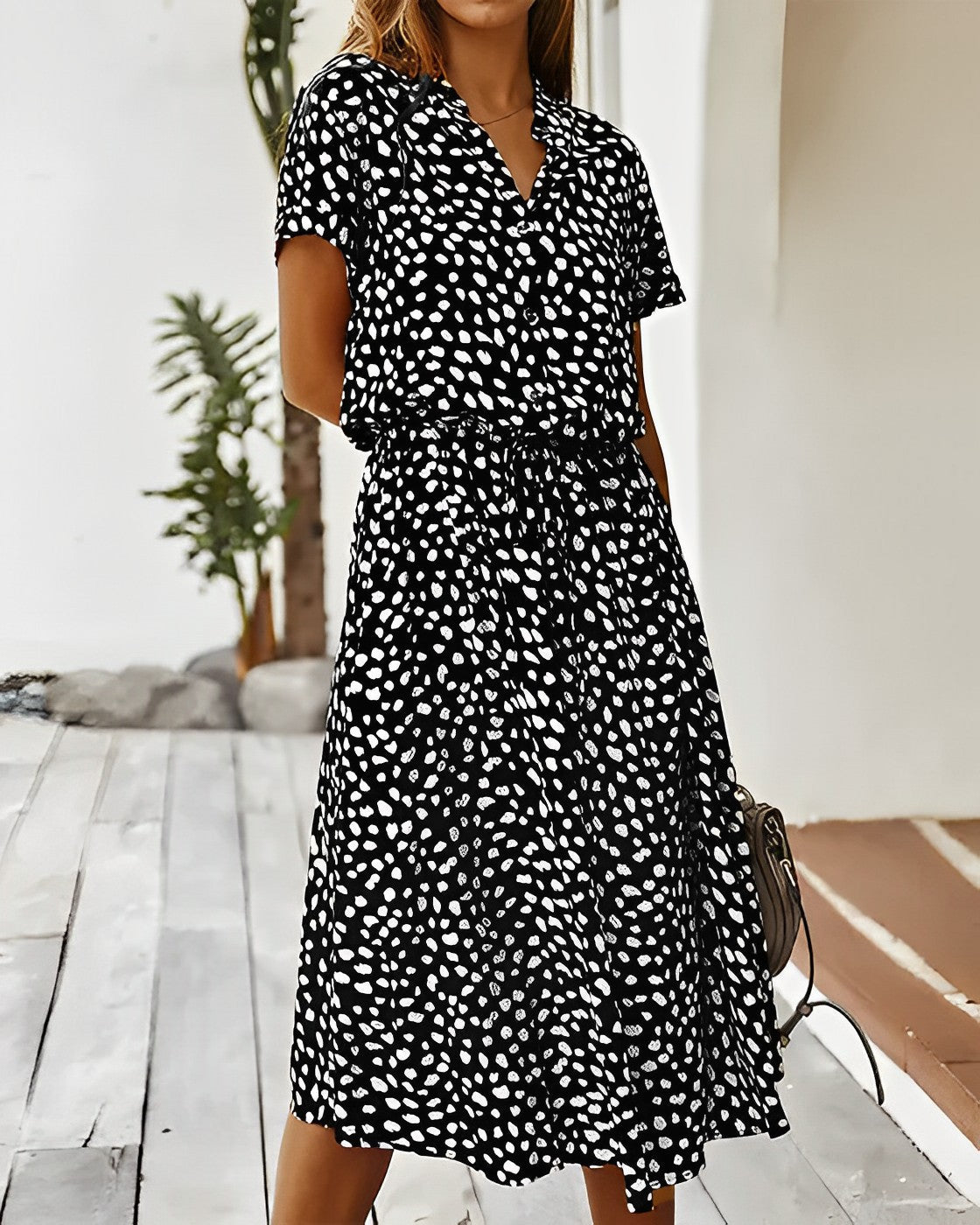 Fauve - Robe Imprimée Grande Taille Femme Découvrez notre robe Fauve, une création mode grande taille qui allie motifs colorés et élégance française. Cette robe élégante grande taille avec ses imprimés exclusifs offre une silhouette sophistiquée, parfaite