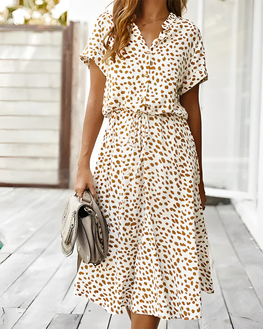Fauve - Robe Imprimée Grande Taille Femme Découvrez notre robe Fauve, une création mode grande taille qui allie motifs colorés et élégance française. Cette robe élégante grande taille avec ses imprimés exclusifs offre une silhouette sophistiquée, parfaite