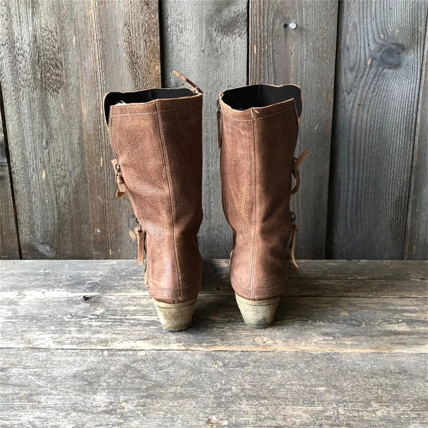 SYDNEY - Bottes d'Automne Grande Taille Découvrez nos bottes SYDNEY, une création mode grande taille qui marie style automnal et élégance française. Ces bottes grande taille offrent une silhouette raffinée et adaptée, créées pour les femmes qui recherchen
