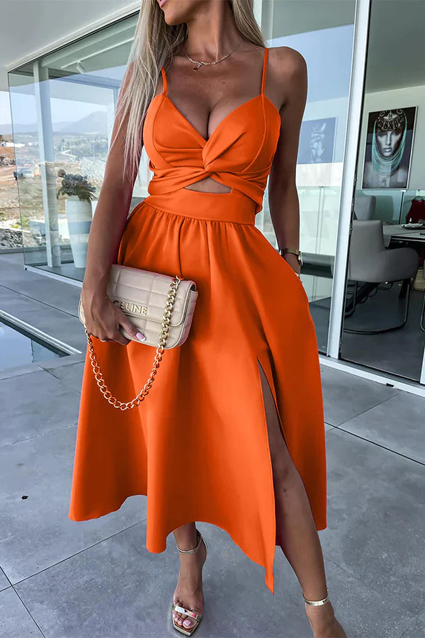 Lucy - Robe Midi Grande Taille Femme Élégante Découvrez notre robe Lucy, une création mode grande taille qui allie sensualité et élégance française. Cette robe élégante grande taille avec sa fente raffinée et son décolleté séduisant offre une silhouette s