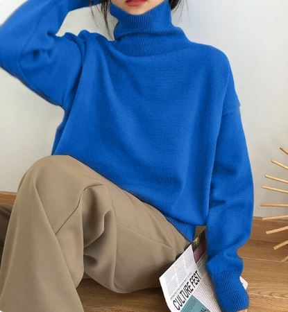 SUSAN - Pull Col Roulé Élégant Grande Taille Découvrez notre pull SUSAN, une création mode grande taille qui marie élégance contemporaine et raffinement français. Ce pull col roulé grande taille offre une silhouette sophistiquée et raffinée, créé pour les