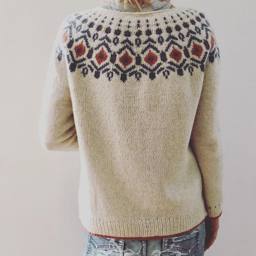 ISLA - Pull Unique Élégant Grande Taille Découvrez notre pull ISLA, une création mode grande taille qui marie design unique et élégance française. Ce pull grande taille offre une silhouette distinctive et raffinée, créé pour les femmes qui recherchent des