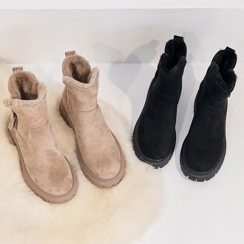 GABRIELA - Bottes à Pompons Grande Taille Découvrez nos bottes GABRIELA, une création mode grande taille qui marie détails ludiques et élégance française. Ces bottes grande taille offrent une silhouette raffinée et enjouée, créées pour les femmes qui rech