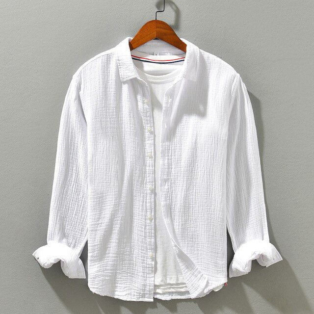 ARTURO - Chemise en Coton Homme Découvrez notre chemise ARTURO pour homme, une création qui marie confort du coton et élégance française. Cette chemise en coton offre une silhouette raffinée et intemporelle, créée pour les hommes qui recherchent une pièce
