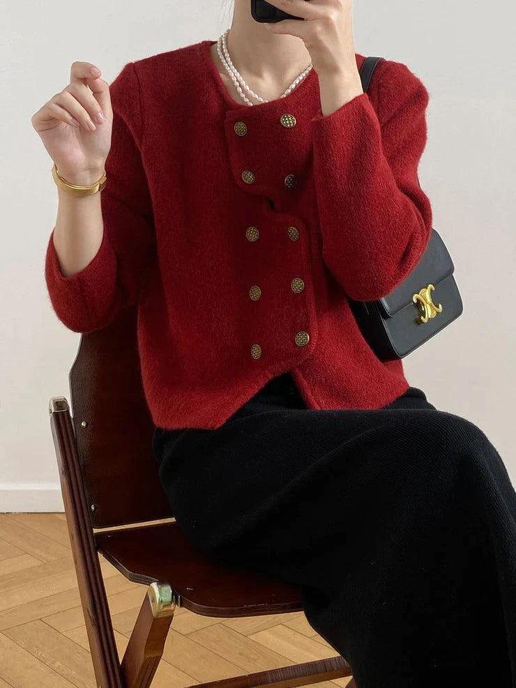 OLVINE - Cardigan Long Simple Élégant Grande Taille Découvrez notre cardigan OLVINE, une création mode grande taille qui marie simplicité raffinée et élégance française. Ce cardigan grande taille offre une silhouette épurée et sophistiquée, créé pour les