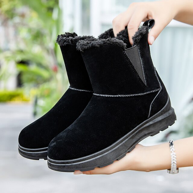 JELAI - Bottes d'Hiver Grande Taille Découvrez nos bottes JELAI, une création mode grande taille qui marie protection hivernale et élégance française. Ces bottes d'hiver grande taille offrent une silhouette raffinée et chaleureuse, créées pour les femmes