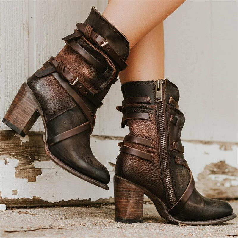 NINA - Bottes d'Hiver en Cuir Grande Taille Découvrez nos bottes NINA, une création mode grande taille qui marie luxe du cuir et élégance française hivernale. Ces bottes d'hiver grande taille offrent une silhouette raffinée et chaleureuse, créées pour les